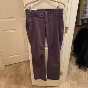 Women’s size 6 Kühl pants-never worn